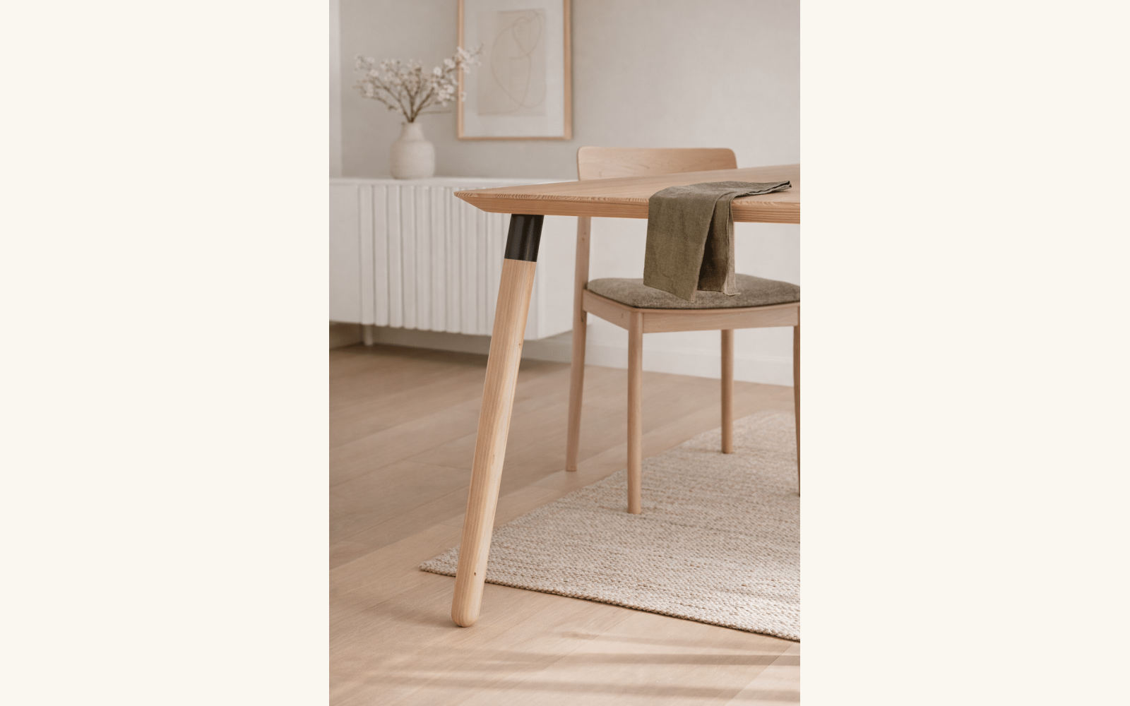 Okrągłe nogi drewniane do stołu skośne 72 cm – styl skandynawski, drewno bukowe, komplet 4 szt. - zdjecie produktu